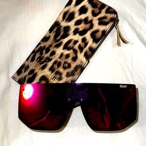 QUAY AUSTRALIA FULLY BOOKED SUNGLASSES W/JACLYN HILL CASE WORN ONCE